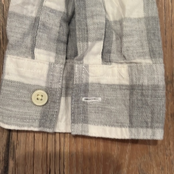 OLD Navy Woman’s Grey and White Flannel Size Small - Picture 4 of 6